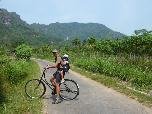 balade à vélo autour de Borobudur ~02.JPG