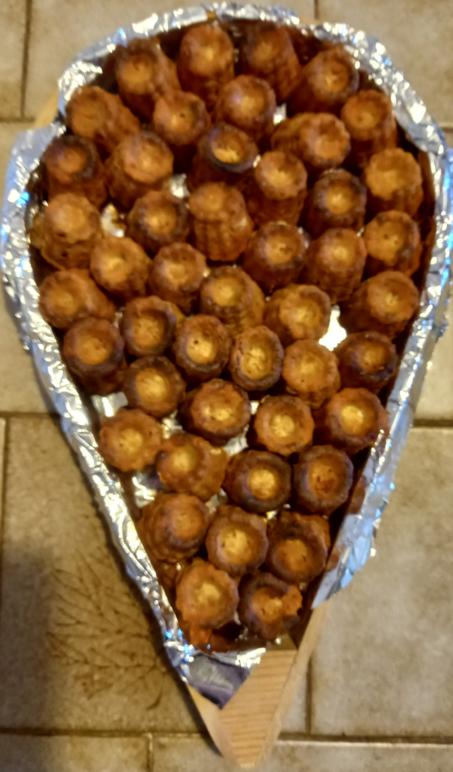 Mini-canelés au chorizo.jpg