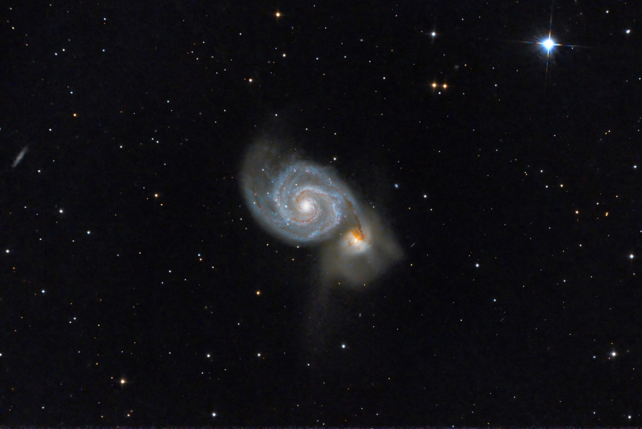 La non moins célèbre M51 toujours dans la constellation de la Grande Ours
Télescope RC8 203/1624, caméra ASI2600MC duo, monture ZWO AM5 - 26x120s
Traitement : Philippe Bizien
