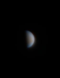 Venus en fausses couleurs : rouge IR, vert UV+IR, bleu UV