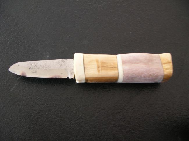 N°33 lame caresson 5 cm retaillée manche ivoire de mammouth bois de renne ivoire