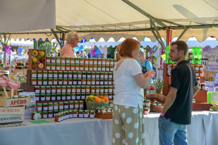 3 Dans les alées du Salon2 Droits Les Confituriades de Beaupuy.jpg