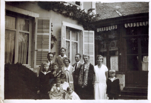 1928 - Docelles Grand-mere et ses petits-enfants CADRE-A3-26-06.jpg