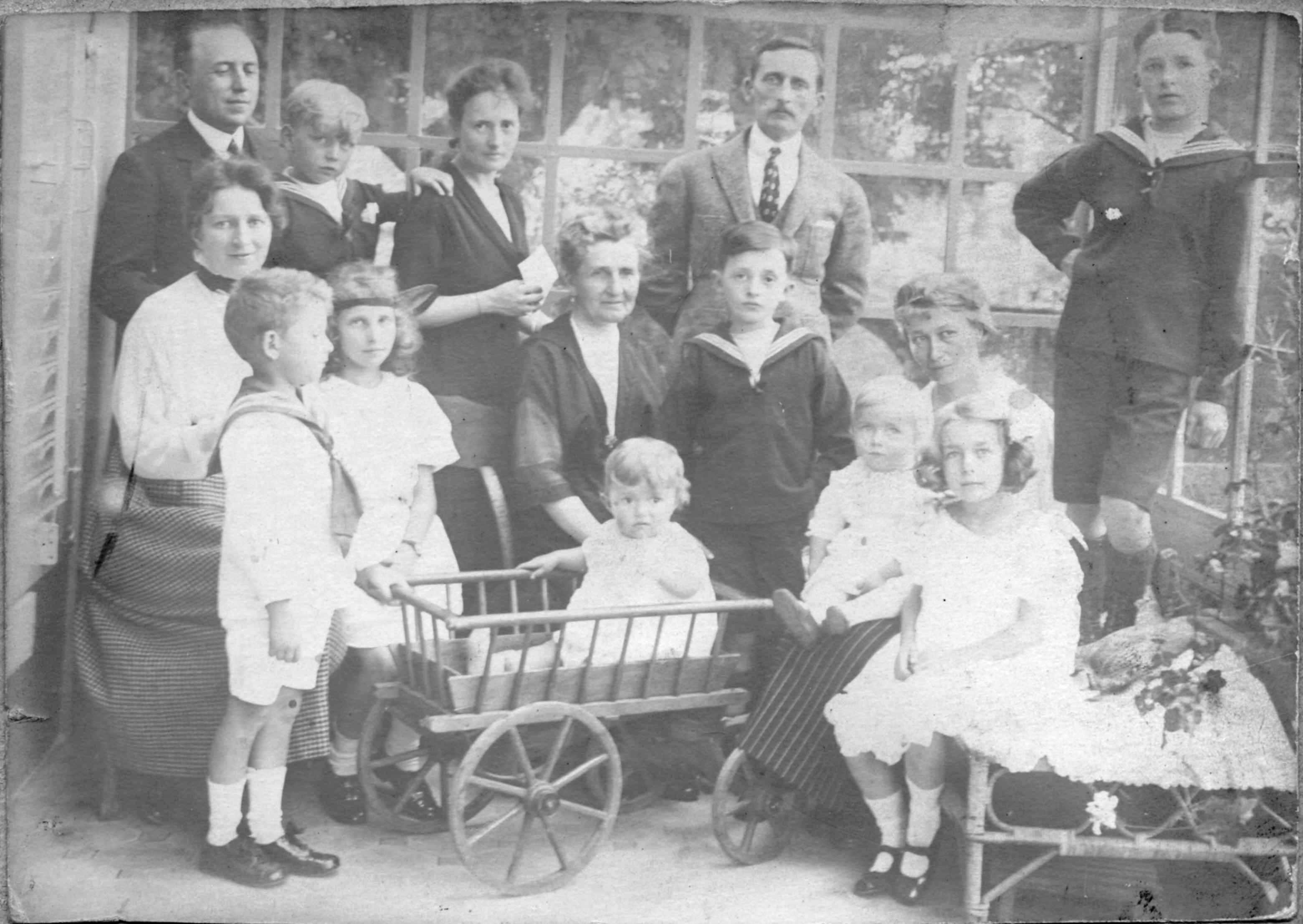 1919-4-Famille Boucher N&B-023 Corrigee.jpg
