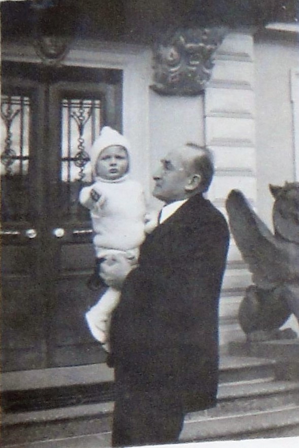 1931-12 Georges et Grand-père (A2-17-01).jpg