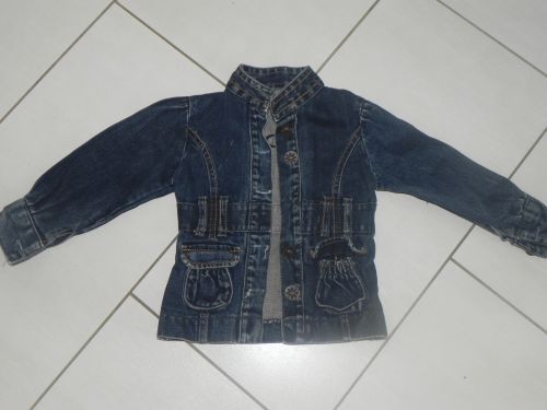 VESTE EN JEAN 24 MOIS 5€