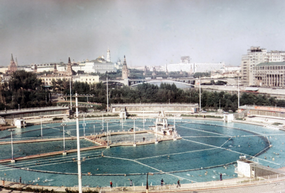 Бассейн_Москва_1969_-_panoramio