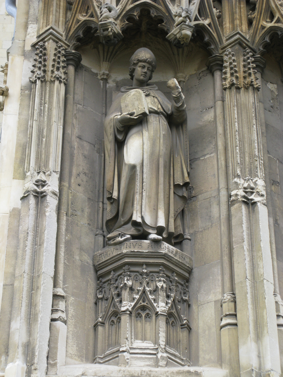 Augustine_of_Canterbury_sculpture_on_Canterbury_Cathedral