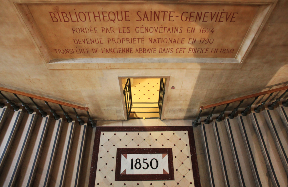 Bibliotheque_sainte-genevieve_main_stairs_landing
