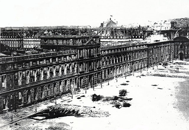Tuileries_Palace_in_1871_after_the_burning_during_the_fights_of_the_Commune_de_Paris