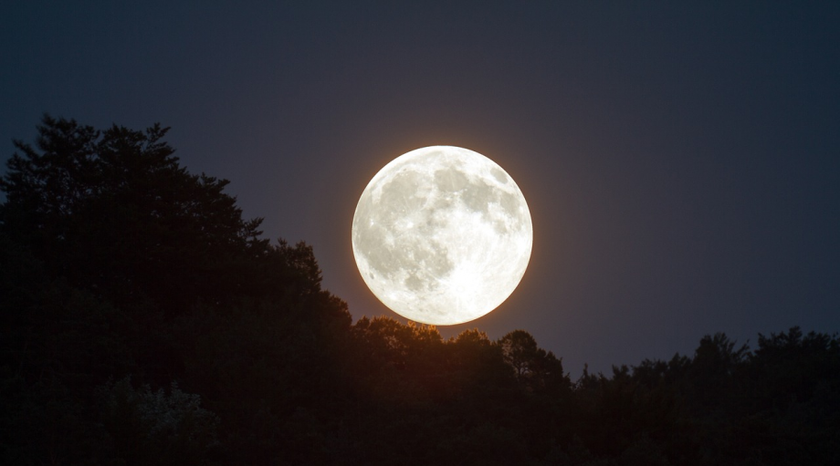 38987-super-lune-spectacle-celeste-vous-attend-nuit.png