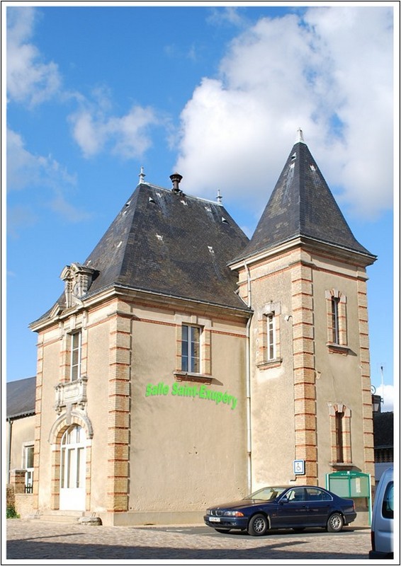 Salle Saint-Exupéry 01