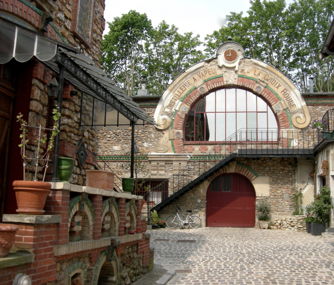 Distillerie de la Croix Rouge à VERRIÈRES LE BUISSON