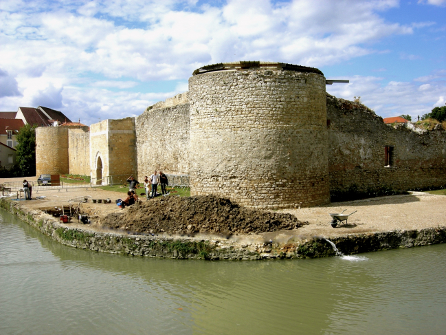 Château fort de BRIE COMTE ROBERT