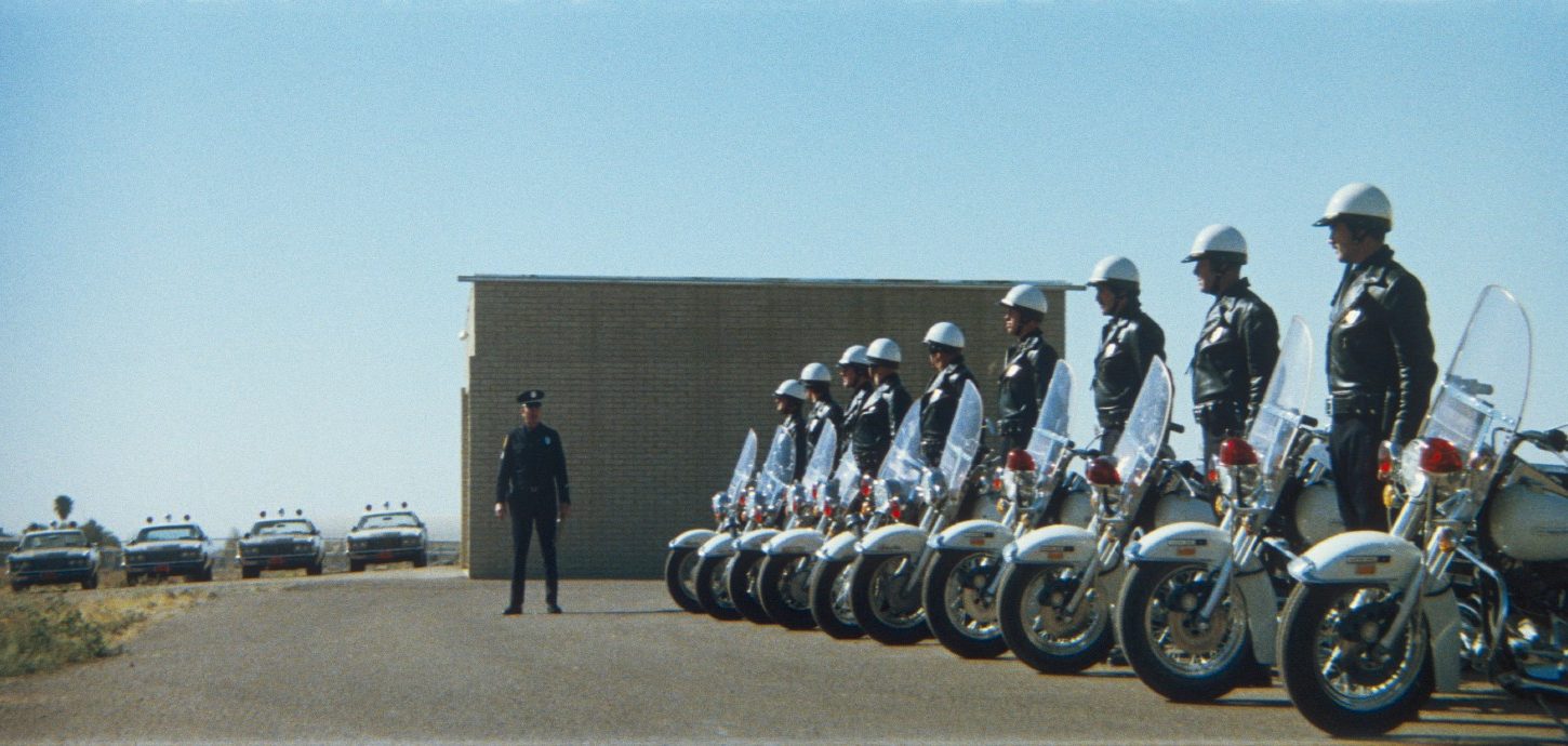 electra-glide-in-blue-1450x800-c.jpg