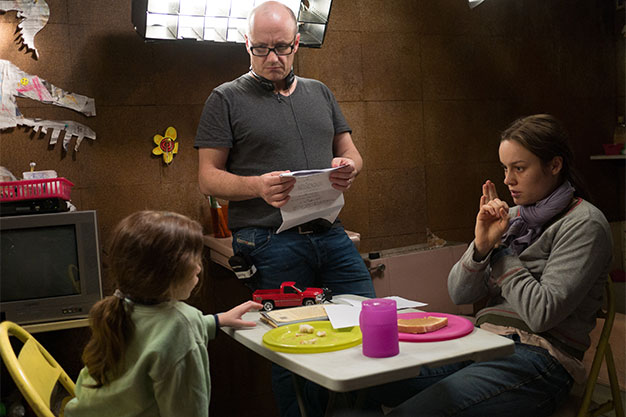 1_Director-Lenny-Abrahamson-Jacob-Tremblay-and-Brie-Larson-in-ROOM-.jpg