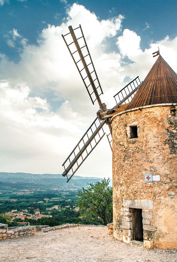 Moulin de Daudet en Provence.jpg