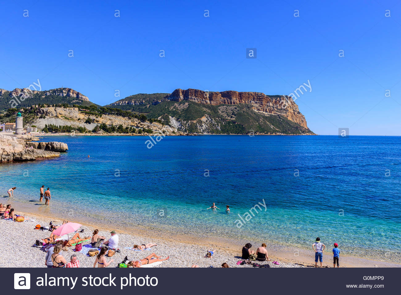 Plage-du-bestouan-et-cap-canaille-cassis.jpg