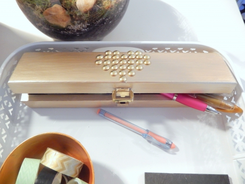 DIY accessoire bureau: customiser une boite pour ses stylos