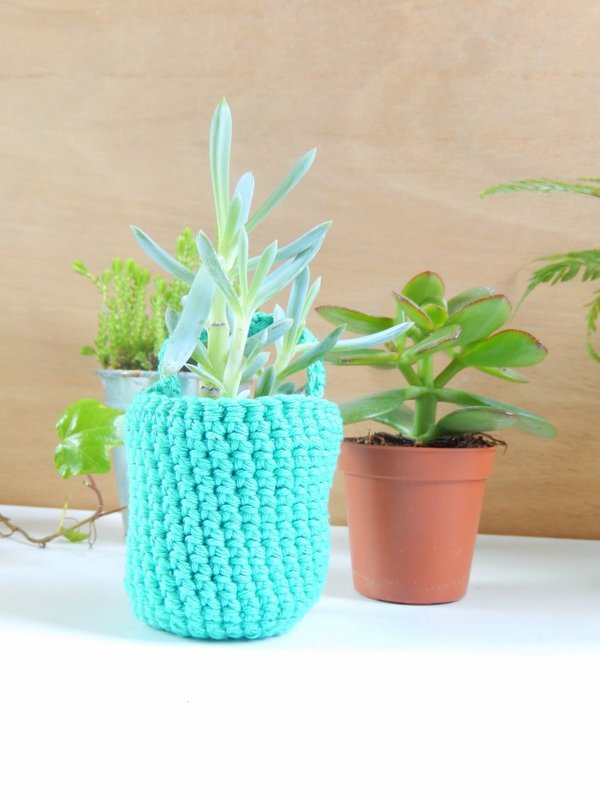 diy des vases muraux au crochet 5