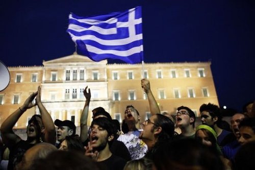 grece_peuple_drapeau-2.jpg