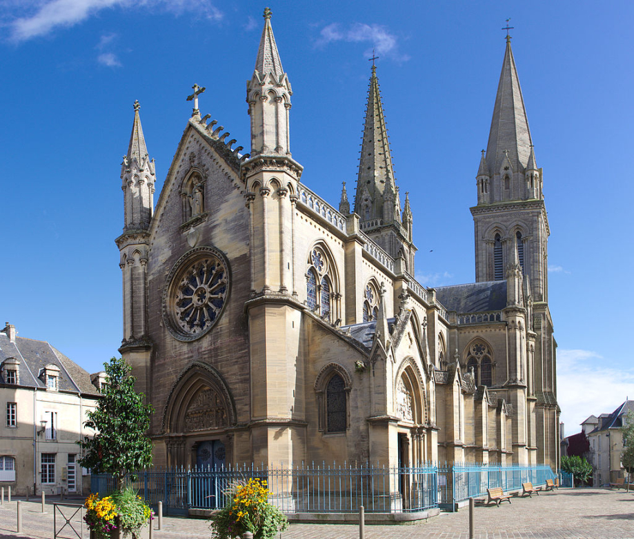 Basilique_Notre-Dame_de_la_Délivrande.jpg