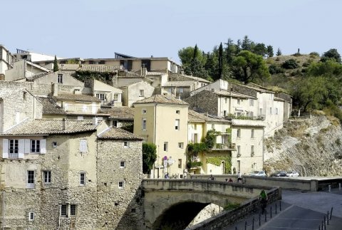 vaison-la-romaine-en-camping-car.jpg