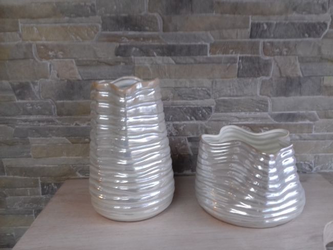 Vase céramique nacre, hauteur 20 cm et 11 cm.