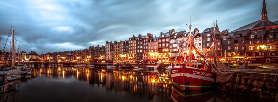 que-faire-a-honfleur-vieux-bassin-soirée[1].jpg