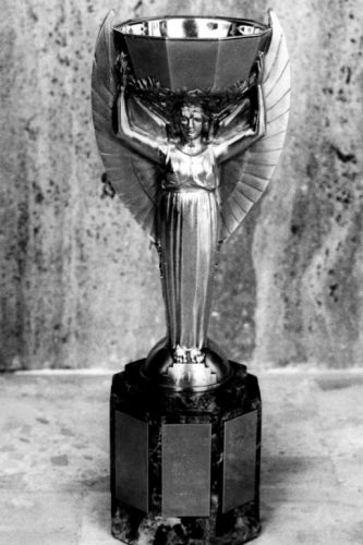 Trophée Jules Rimet de la Coupe du Monde 1966.jpg