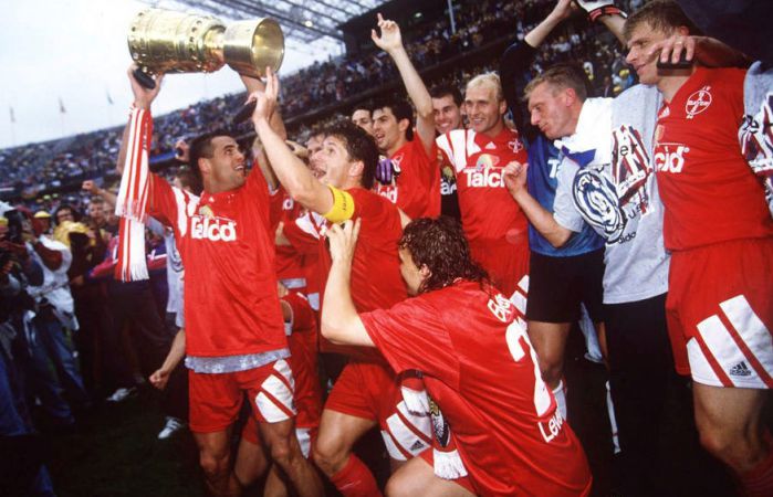 Bayer Leverkusen 1993.jpg
