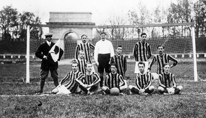 Inter Milan 1909.jpg