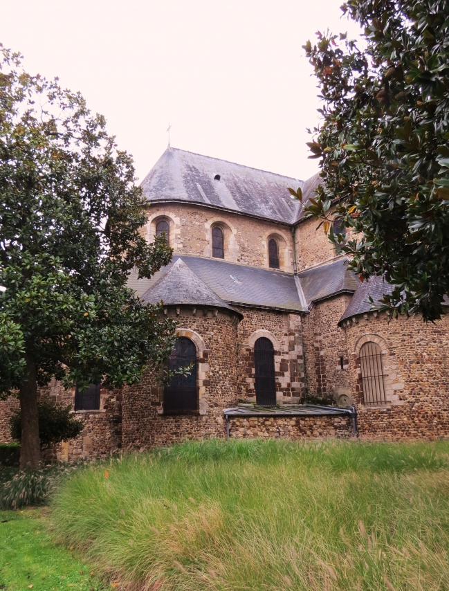 Le Pré église oct 2014.JPG