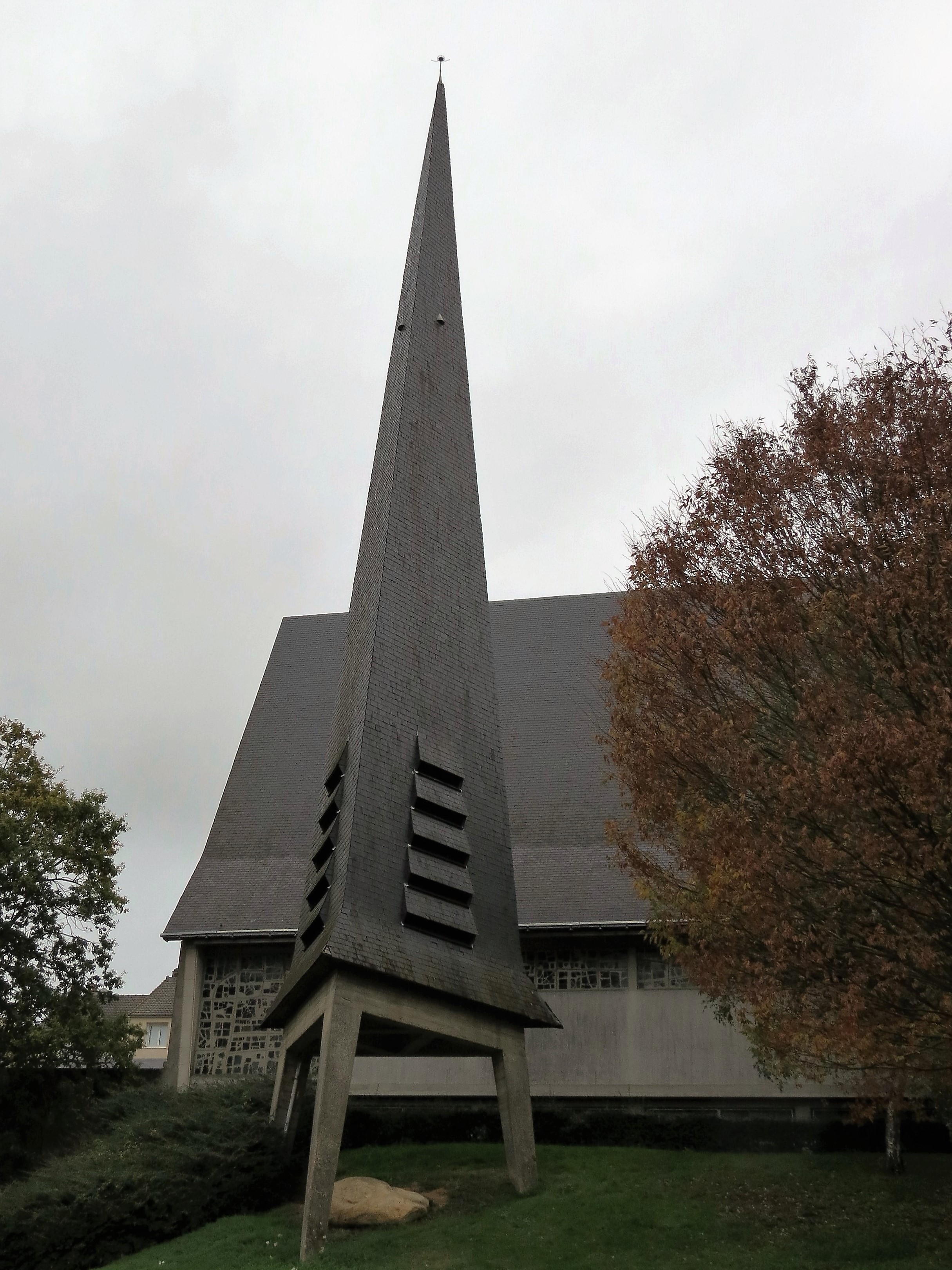 https://static.blog4ever.com/2015/02/794874/clocher-tripode---glise-Saint-Paul-de-Bellevue.JPG