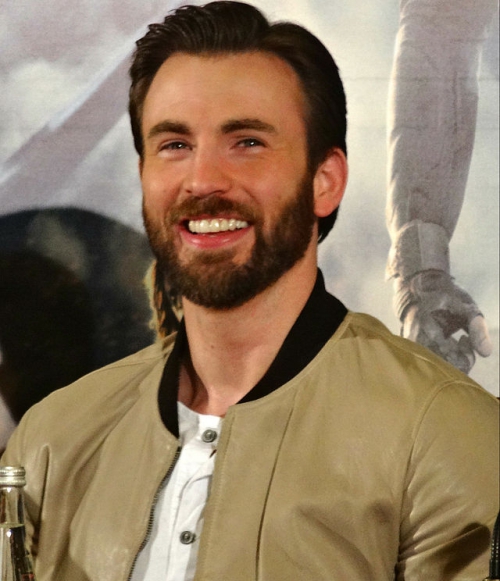 640px-Chris_Evans_-_Captain_America_2_press_conference_(cropped).jpg