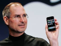 steve_jobs_iphone.jpg