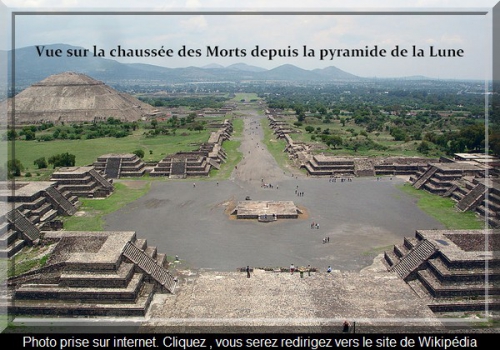 800px-View_from_Pyramide_de_la_luna.jpg