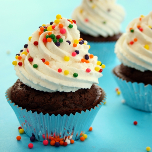 CupCake-3Wallpapers-iPad-Retina.jpg