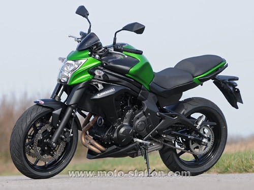 Kawasaki_ER-6n_Yamaha_MT-07_st2pz.jpg