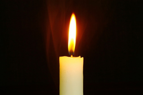 candle-759143_640.jpg