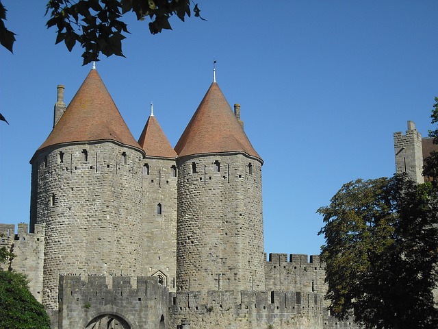 carcassonne-172559_640.jpg