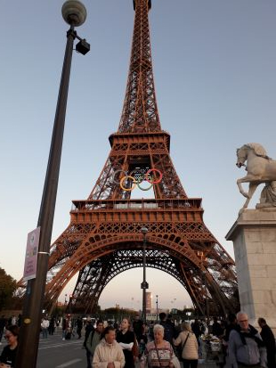 La tour Eiffel en fin d'am, ce jour 17 sept 2024