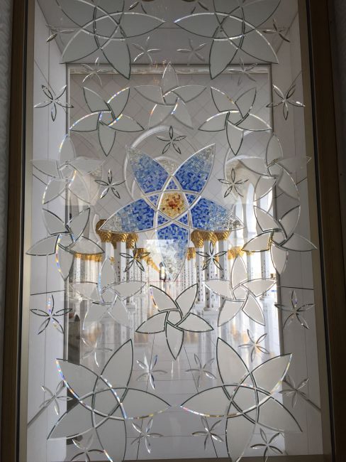 Rosace en verre dans la mosquée