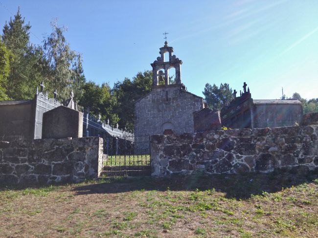 Souto de Torres: la chapelle et son cimetière