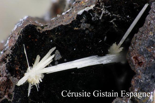 Cerusite - Gistain - Espagne - copyright JP Boudou