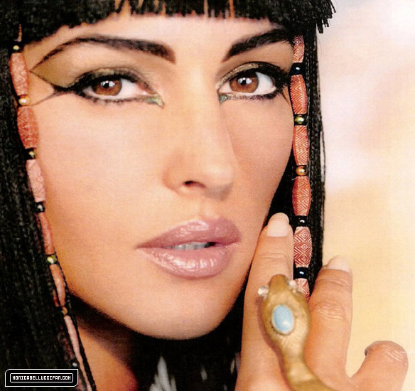 -Ast-rix-Ob-lix-Mission-Cl-op-tre-cleopatra-19666693-584-550.jpg