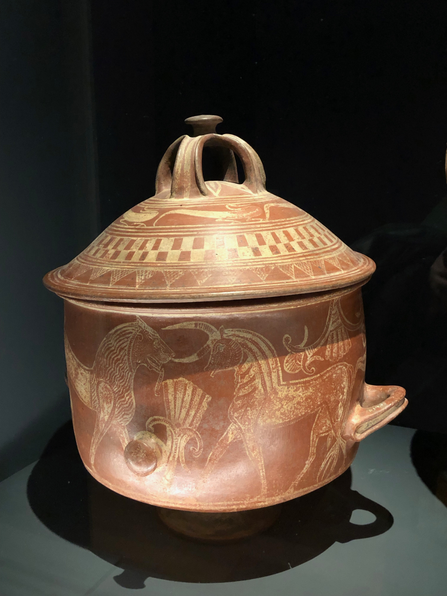 vase primitif de style asiatique