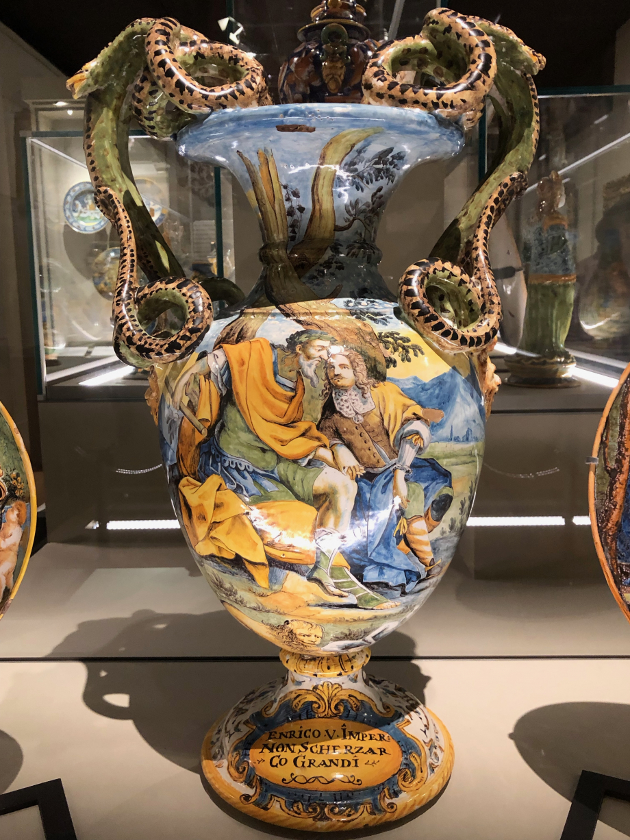 vase  aux anses en forme de serpent, l'Empereur Henri V et Saint Pierre sauvé des flots