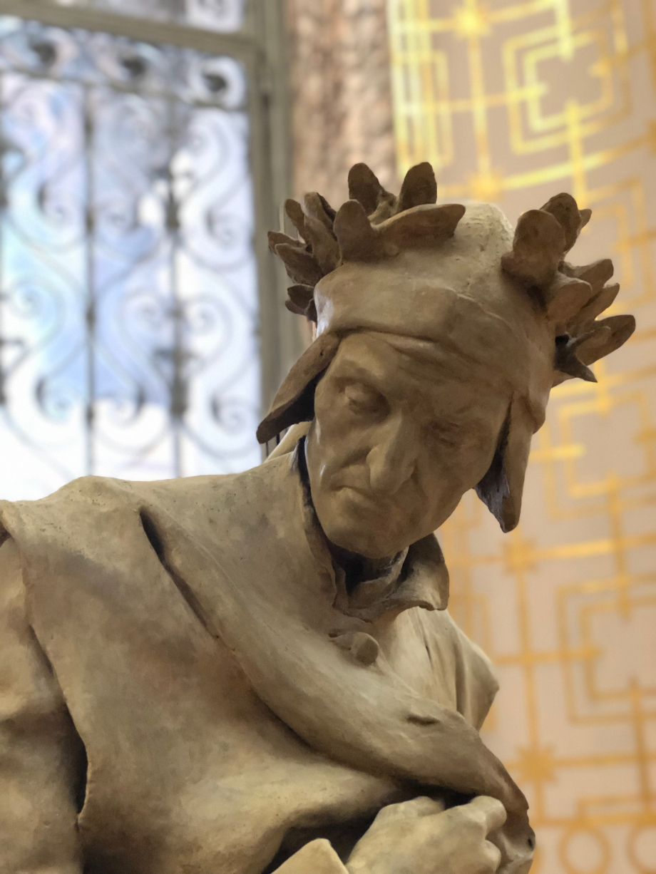 La ville de Paris a acheté ce modèle en plâtre pour faire une statue en bronze, toujours à son emplacement d'origine, place Marcelin-Berthelot, devant le collège de France

