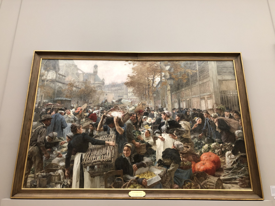 Léon Lhermitte - Les Halles - 1895
Ce tableau était auparavant à l'Hôtel de Ville de Paris ; il a été transféré au Petit Palais en 1904.
Il est resté entreposé et roulé durant une partie du XXème siècle jusqu'en 2013.
il a été restauré grâce au mécénat du Marché International de Rungis